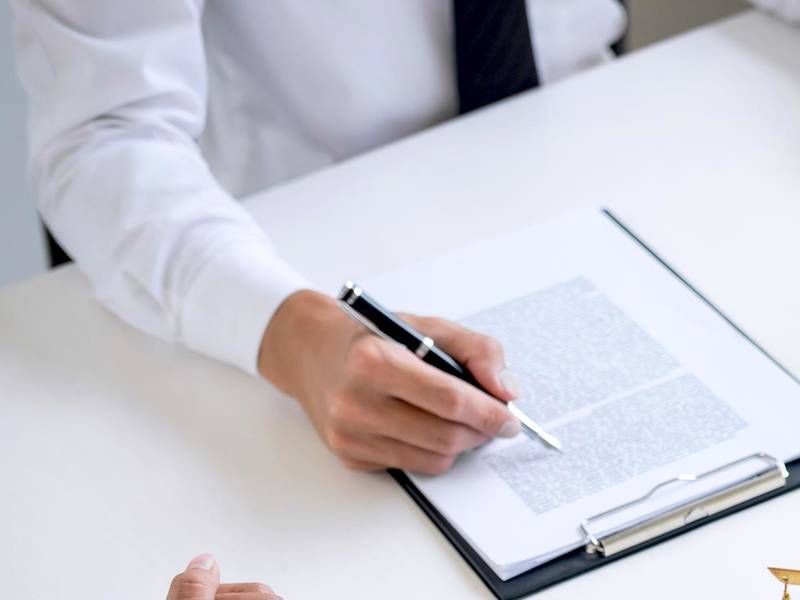 學(xué)生參觀(guān)博物館,打碎130萬(wàn)元文物?北京律師網(wǎng)告訴你該如何賠償